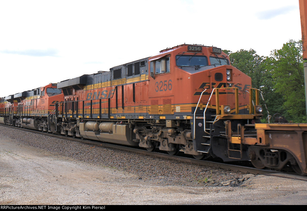 BNSF 3256